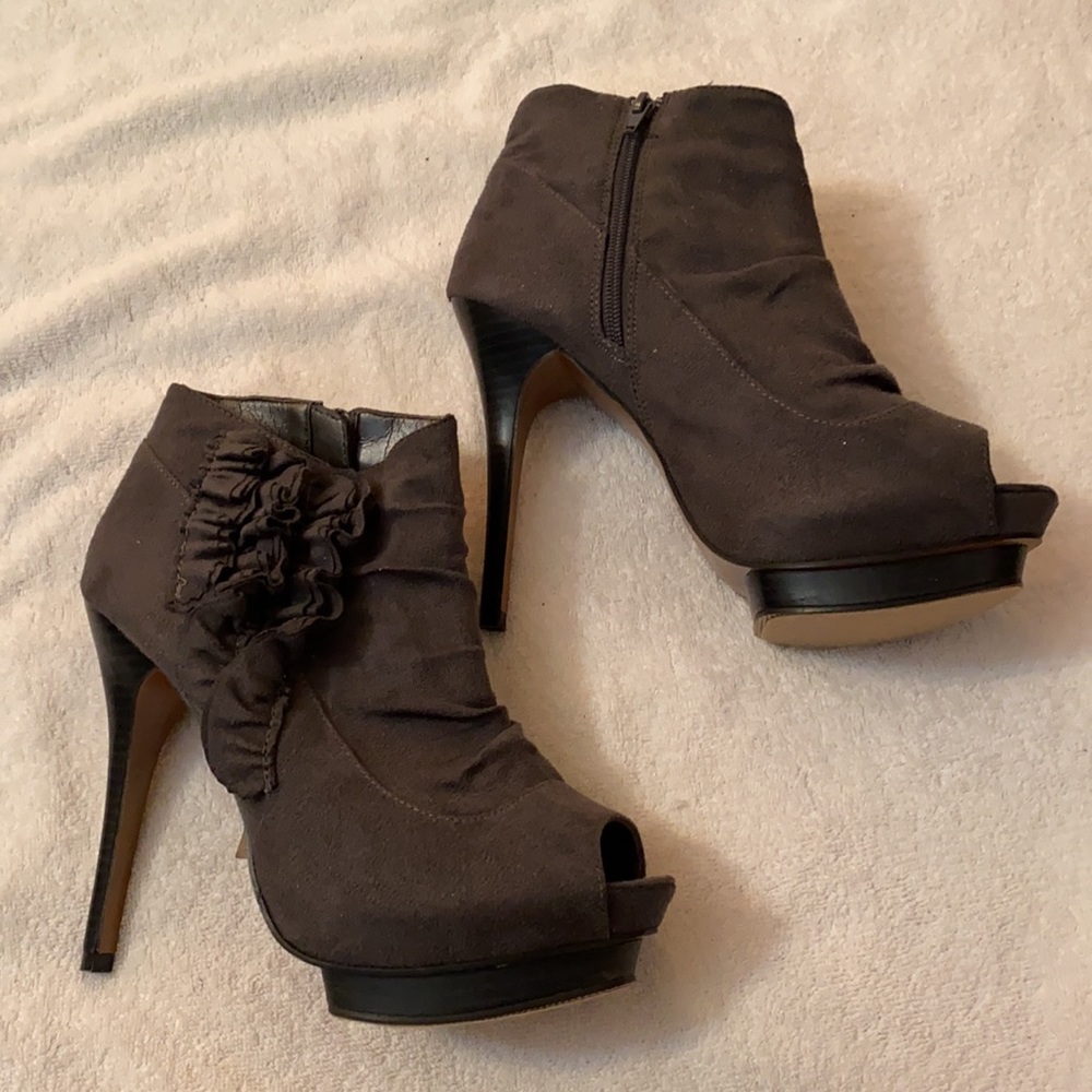 Grey platform heels